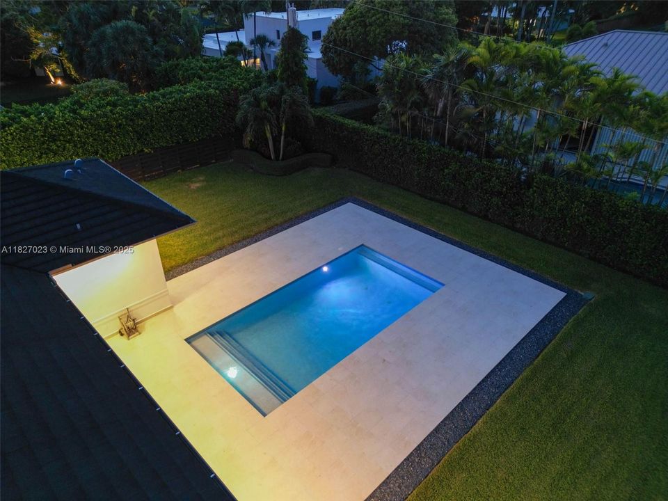 Под контрактом: $9,900 (5 спален, 4 ванн, 3322 Квадратных фут)