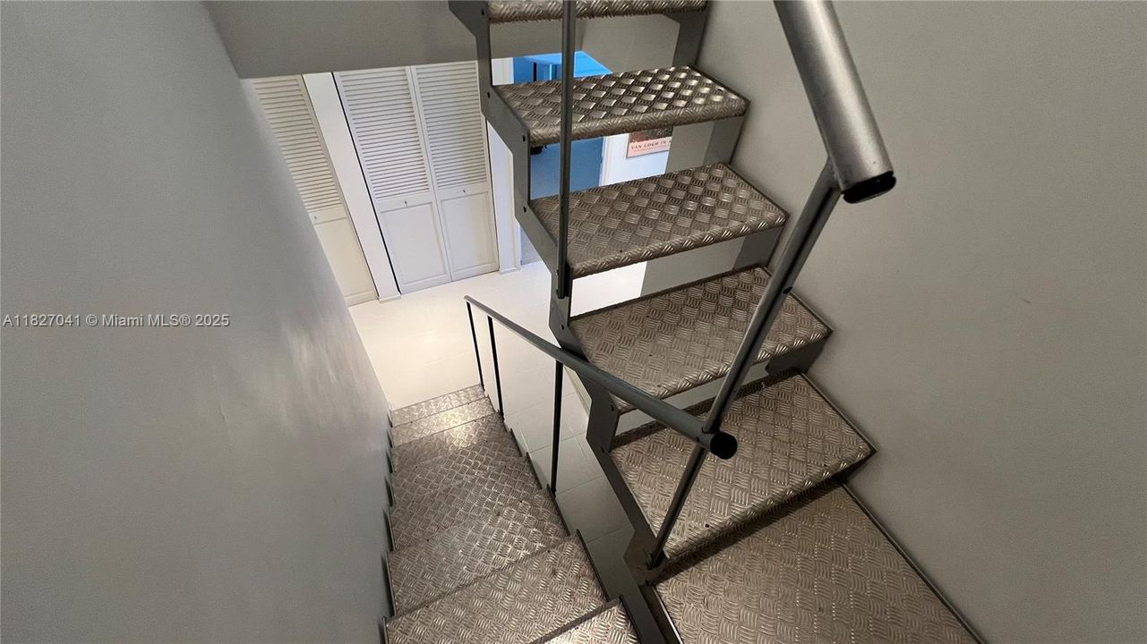 Recently Rented: $10,000 (3 beds, 3 baths, 2176 Square Feet)