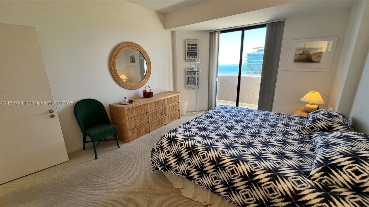 Recently Rented: $10,000 (3 beds, 3 baths, 2176 Square Feet)