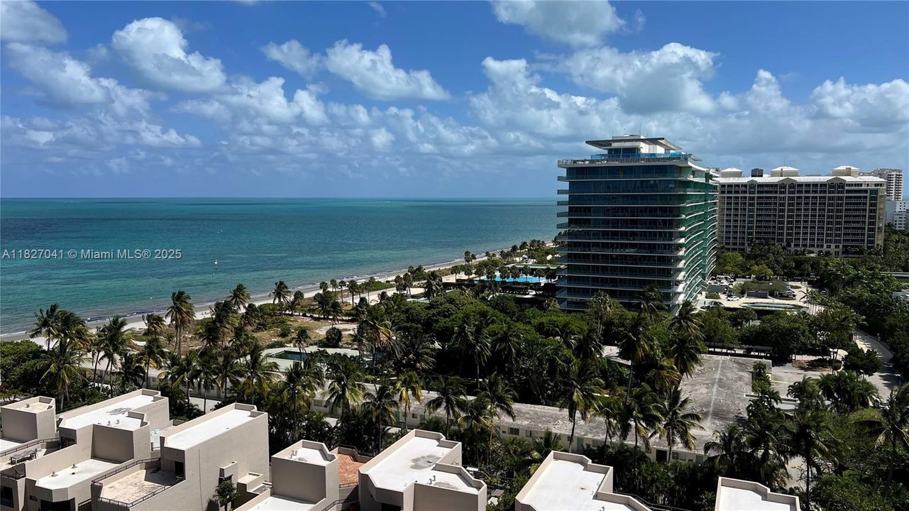 Recently Rented: $10,000 (3 beds, 3 baths, 2176 Square Feet)