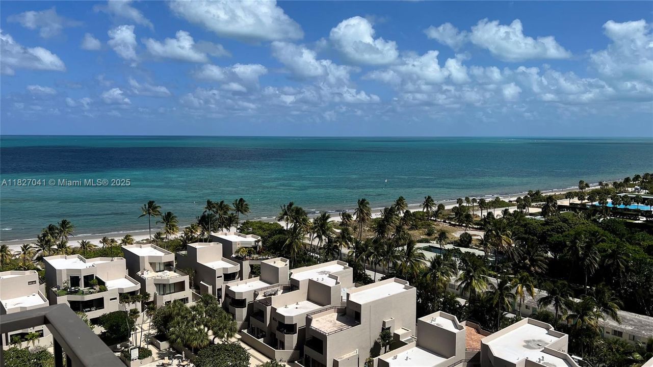 Recently Rented: $10,000 (3 beds, 3 baths, 2176 Square Feet)