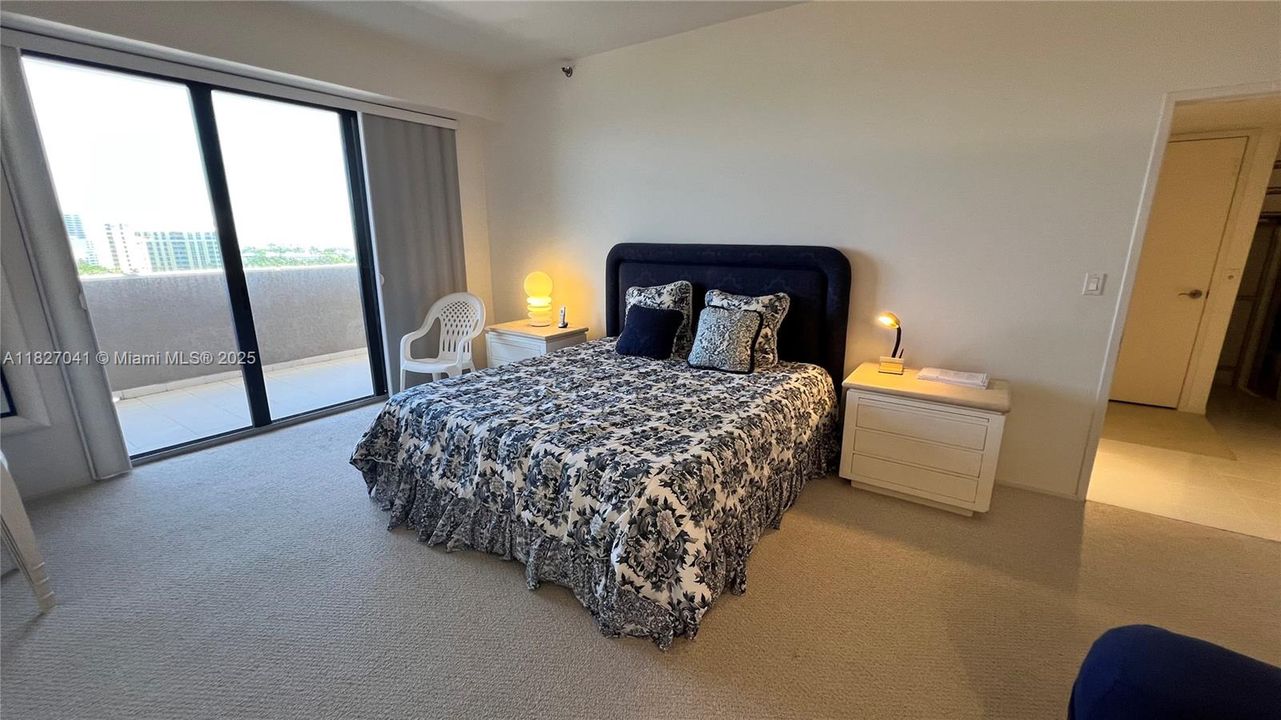 Recently Rented: $10,000 (3 beds, 3 baths, 2176 Square Feet)