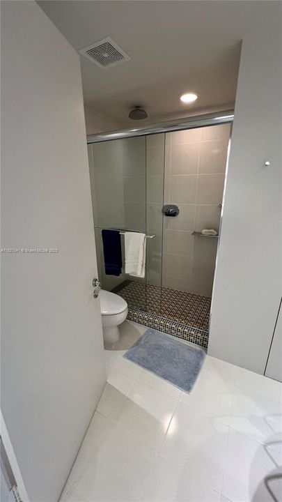 Recently Rented: $10,000 (3 beds, 3 baths, 2176 Square Feet)