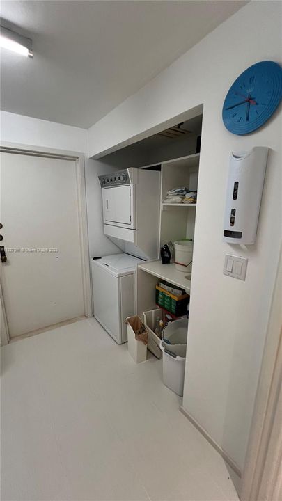 Recently Rented: $10,000 (3 beds, 3 baths, 2176 Square Feet)