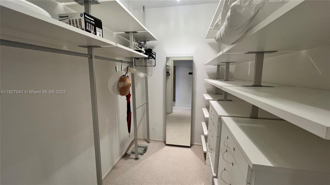 Recently Rented: $10,000 (3 beds, 3 baths, 2176 Square Feet)