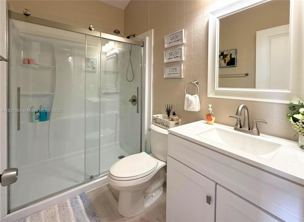 最近售出: $779,900 (3 贝兹, 2 浴室, 1464 平方英尺)