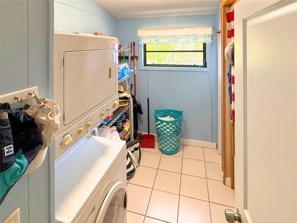 最近售出: $779,900 (3 贝兹, 2 浴室, 1464 平方英尺)