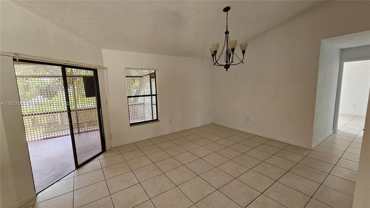 For Sale: $299,000 (3 beds, 2 baths, 1125 Square Feet)