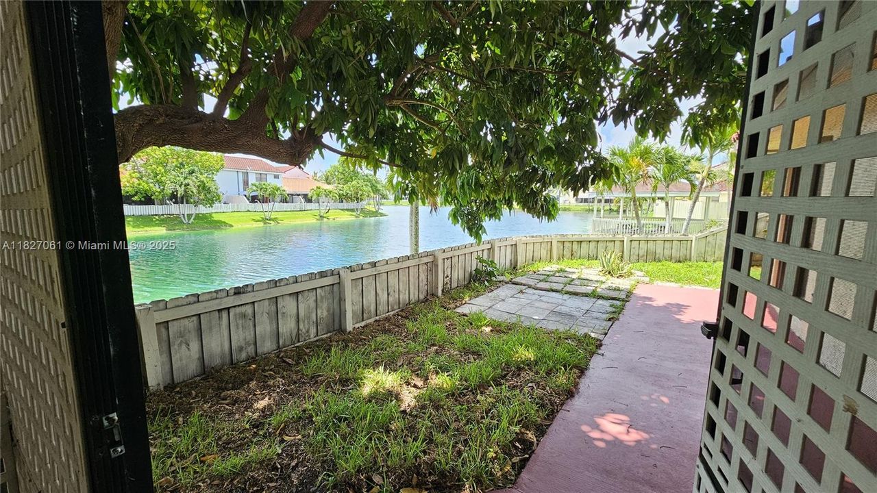 For Sale: $299,000 (3 beds, 2 baths, 1125 Square Feet)