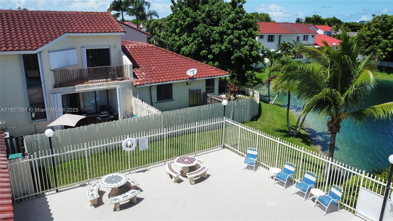 For Sale: $299,000 (3 beds, 2 baths, 1125 Square Feet)