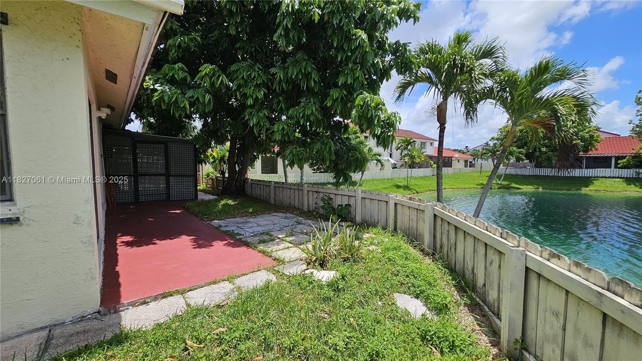 For Sale: $299,000 (3 beds, 2 baths, 1125 Square Feet)