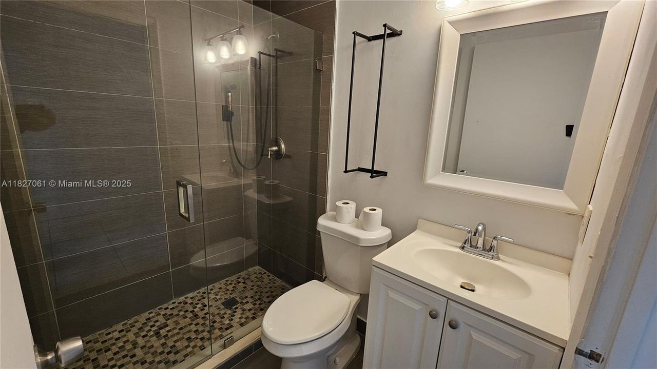 For Sale: $299,000 (3 beds, 2 baths, 1125 Square Feet)