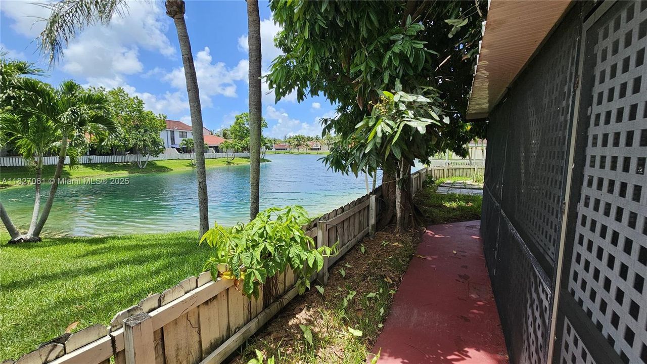 For Sale: $299,000 (3 beds, 2 baths, 1125 Square Feet)