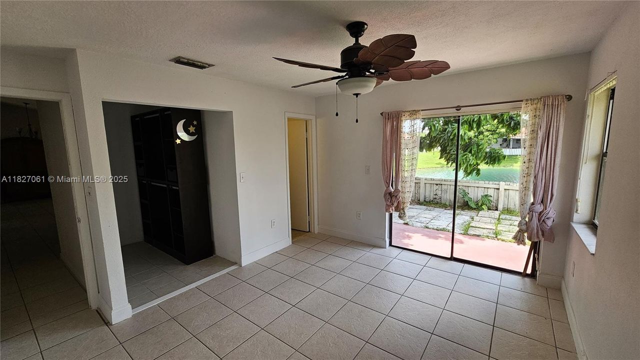 For Sale: $299,000 (3 beds, 2 baths, 1125 Square Feet)