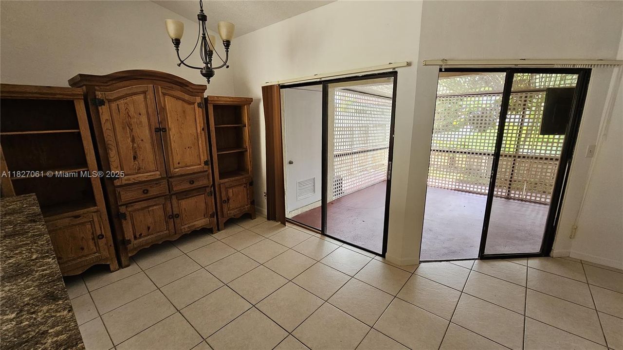 For Sale: $299,000 (3 beds, 2 baths, 1125 Square Feet)