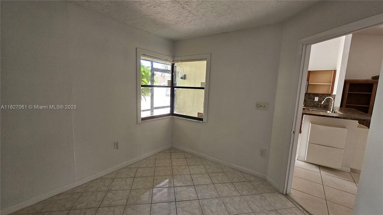 For Sale: $299,000 (3 beds, 2 baths, 1125 Square Feet)