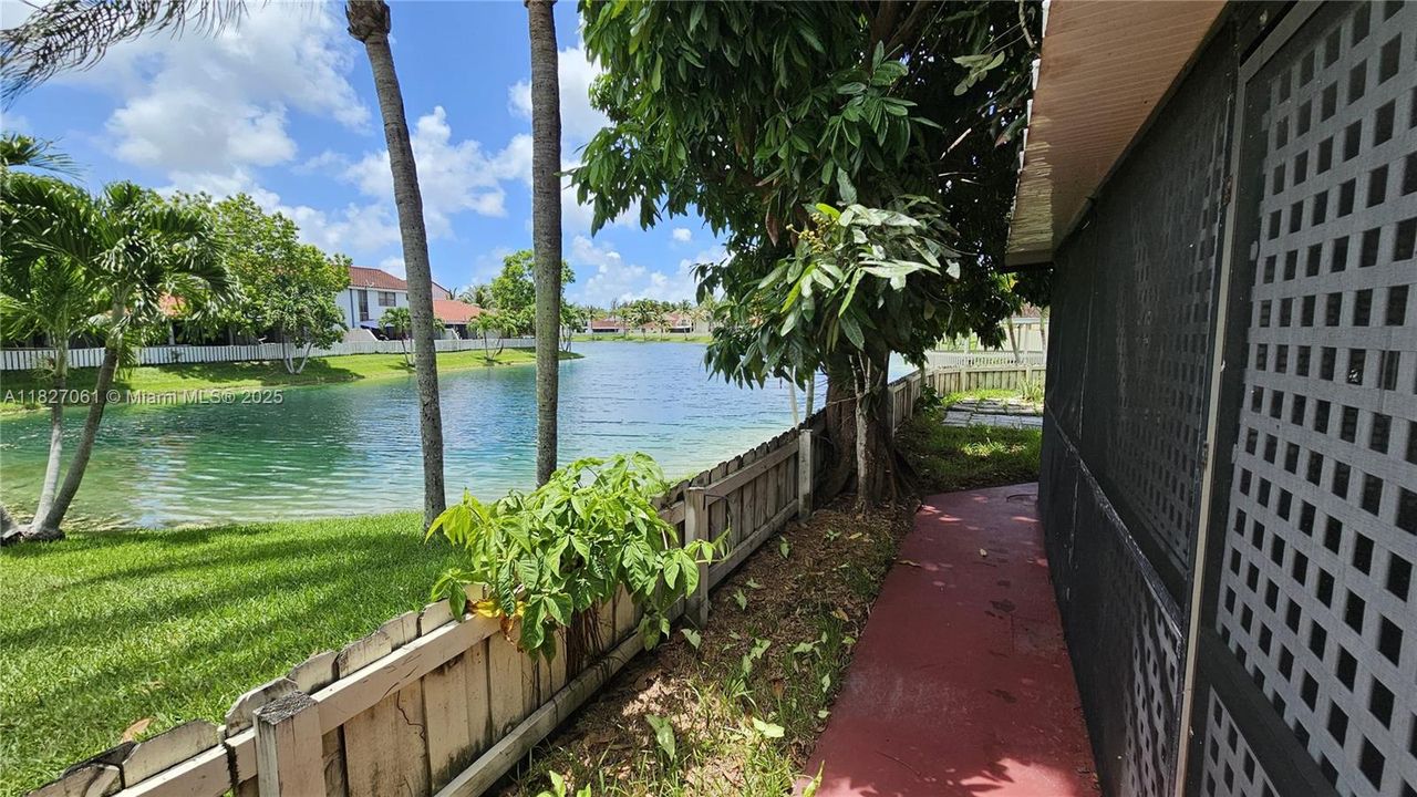 For Sale: $299,000 (3 beds, 2 baths, 1125 Square Feet)