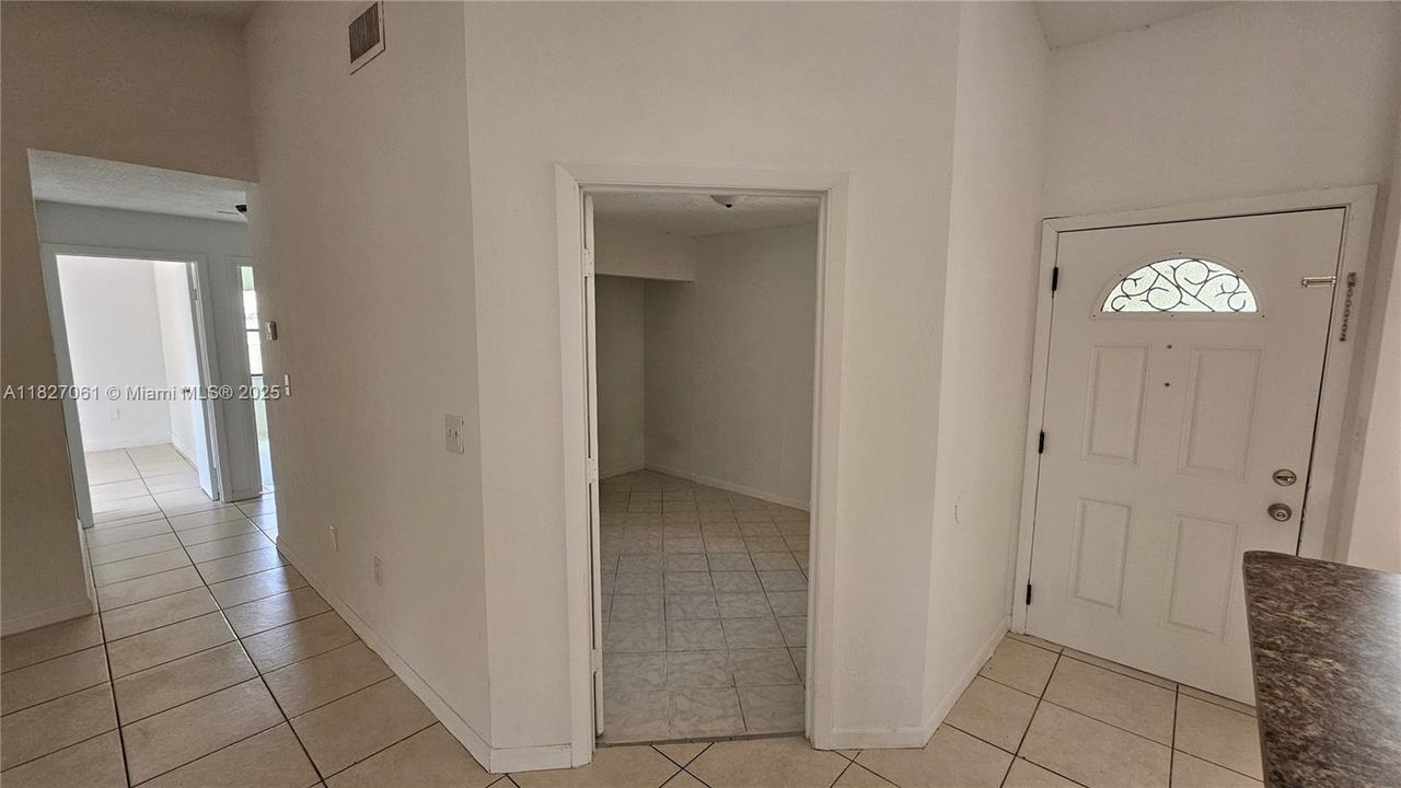 For Sale: $299,000 (3 beds, 2 baths, 1125 Square Feet)