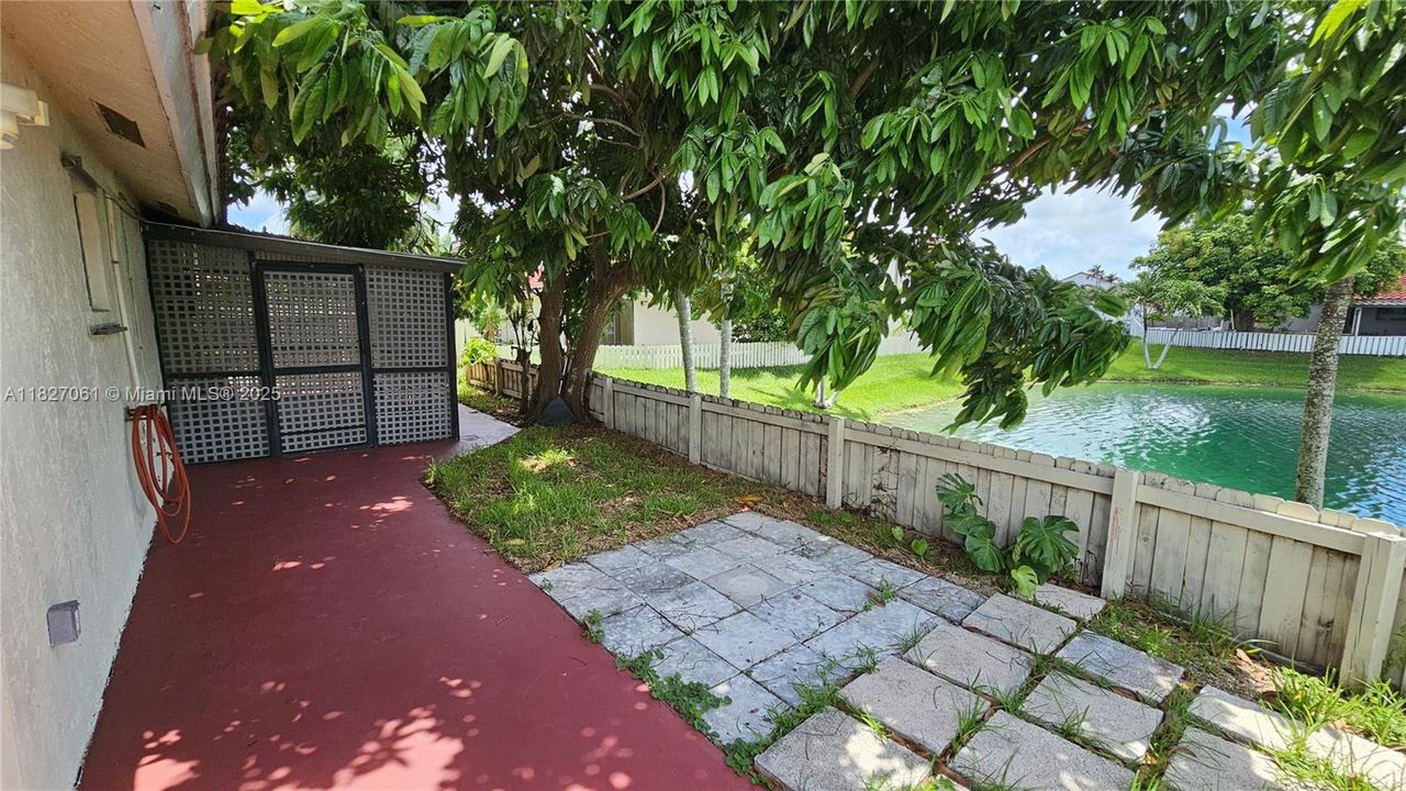 For Sale: $299,000 (3 beds, 2 baths, 1125 Square Feet)