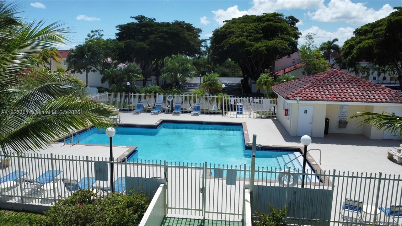 For Sale: $299,000 (3 beds, 2 baths, 1125 Square Feet)