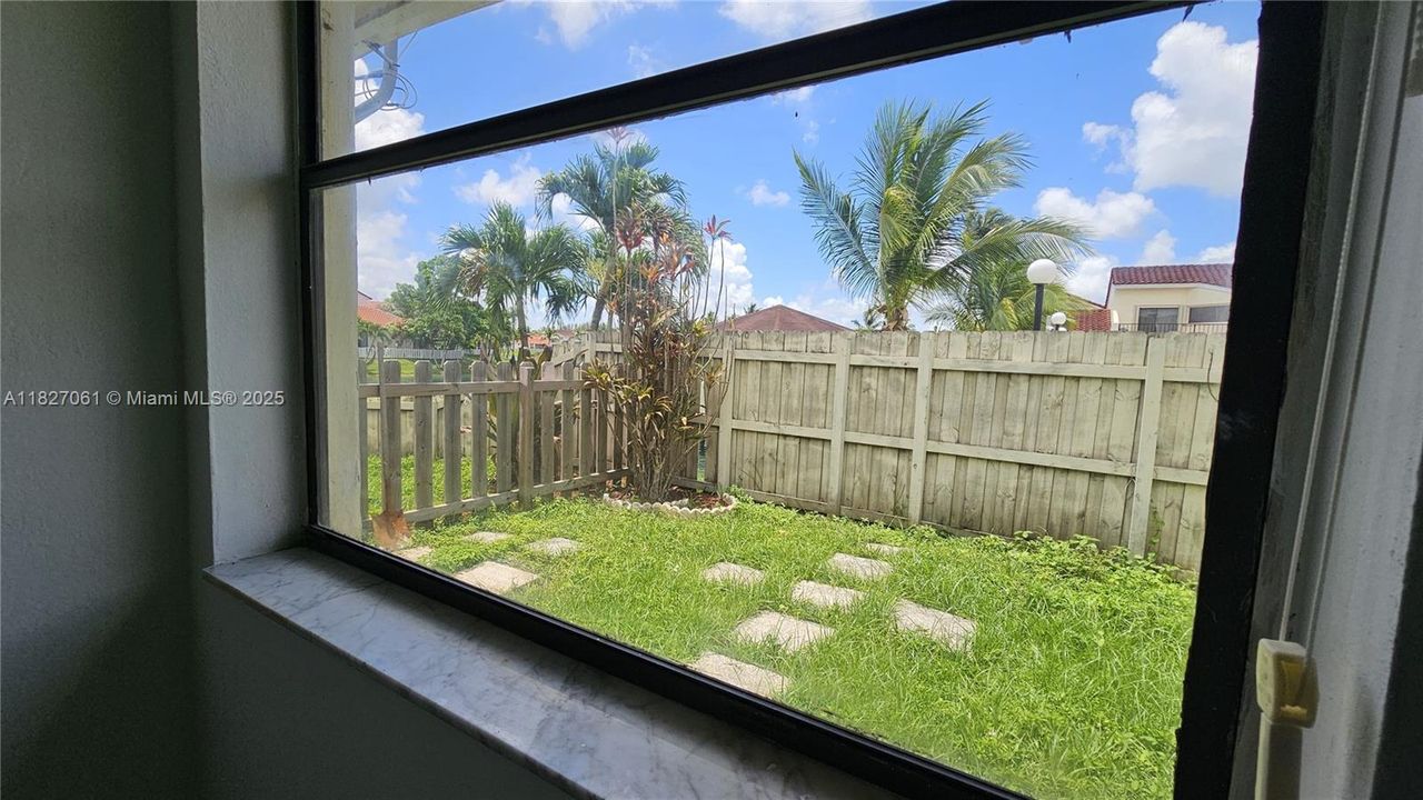 For Sale: $299,000 (3 beds, 2 baths, 1125 Square Feet)