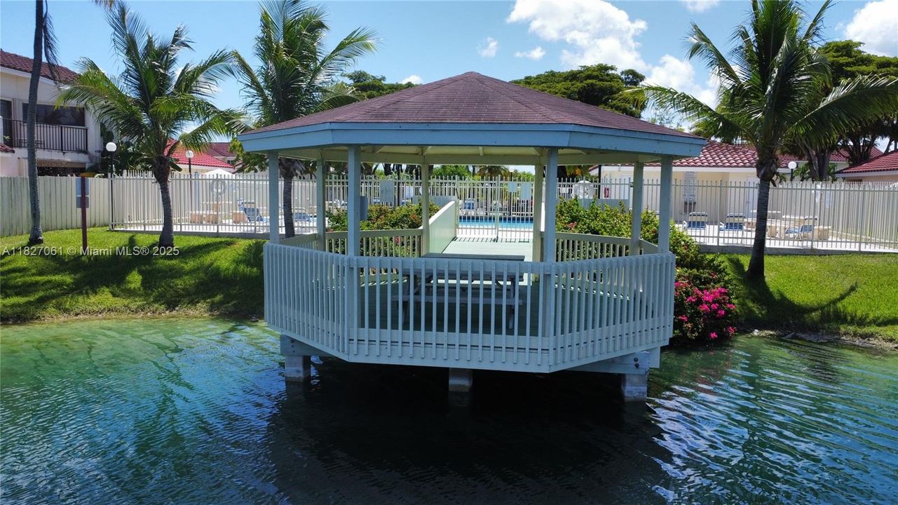 For Sale: $299,000 (3 beds, 2 baths, 1125 Square Feet)