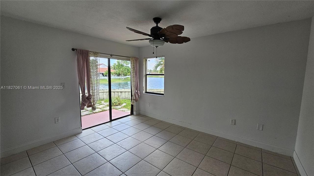 For Sale: $299,000 (3 beds, 2 baths, 1125 Square Feet)