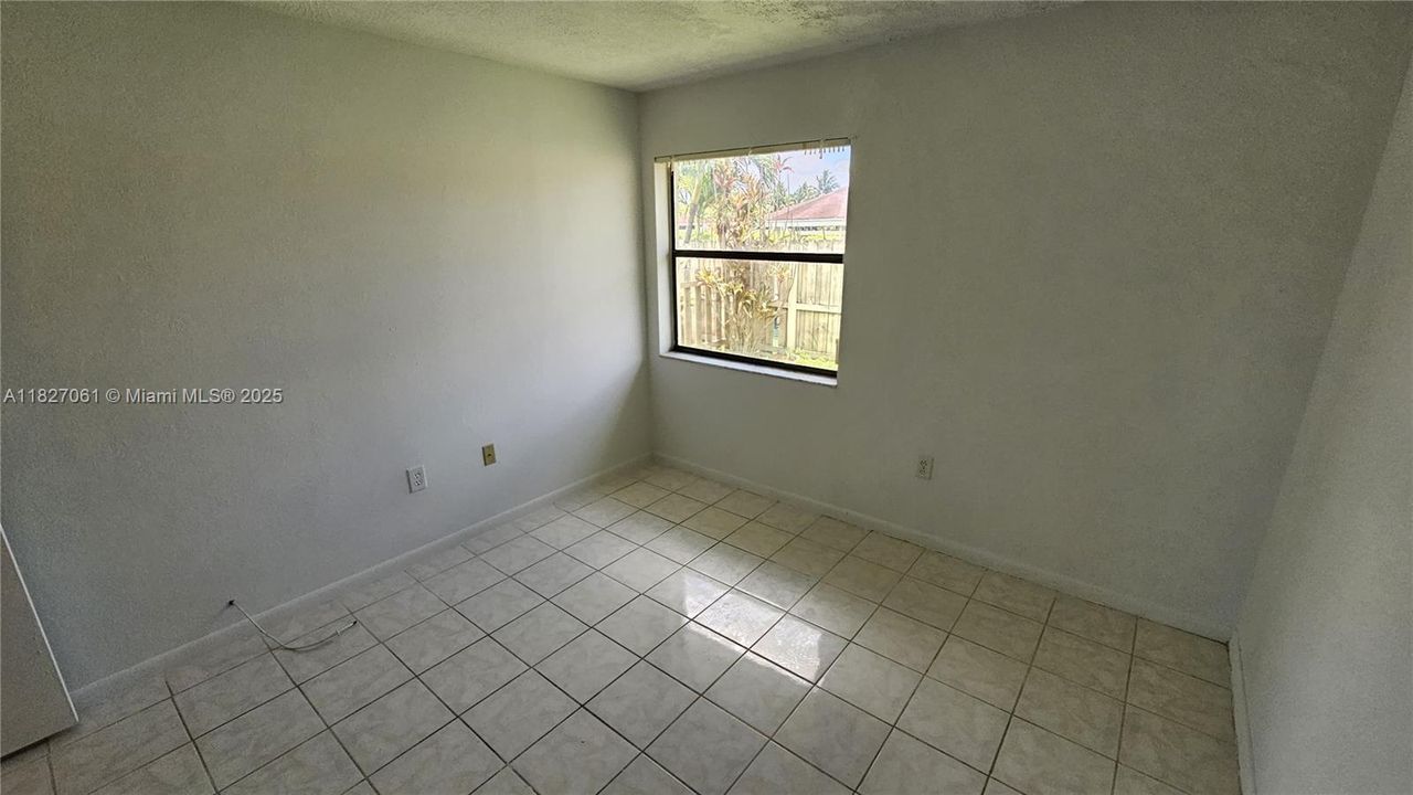 For Sale: $299,000 (3 beds, 2 baths, 1125 Square Feet)