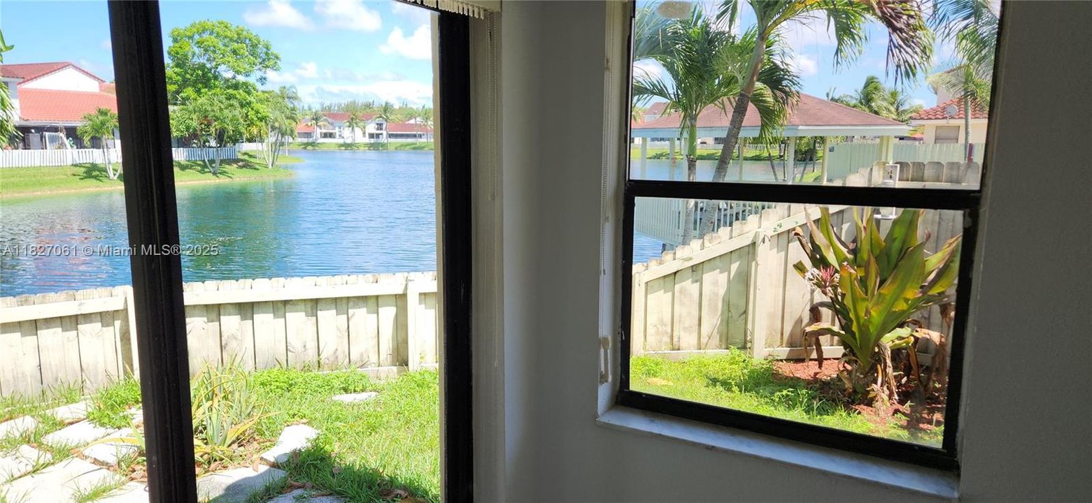 For Sale: $299,000 (3 beds, 2 baths, 1125 Square Feet)