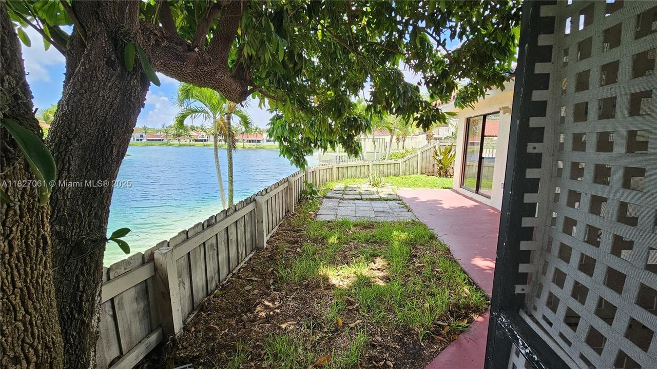 For Sale: $299,000 (3 beds, 2 baths, 1125 Square Feet)