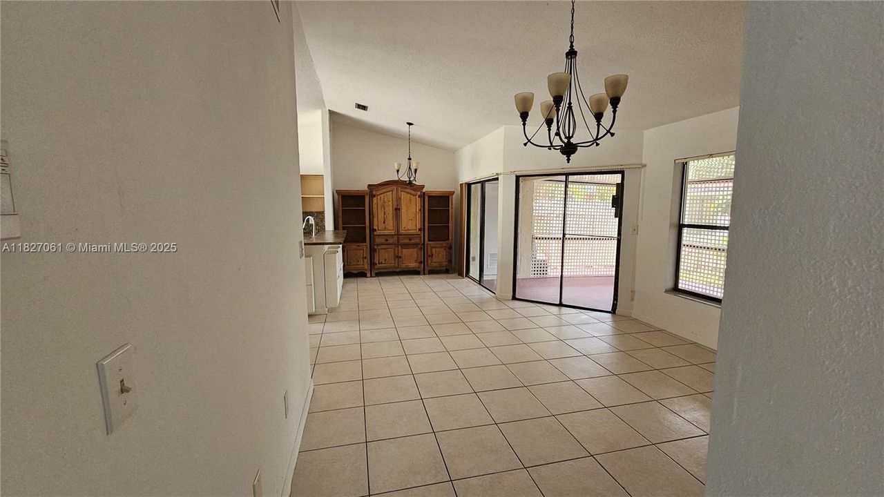 For Sale: $299,000 (3 beds, 2 baths, 1125 Square Feet)