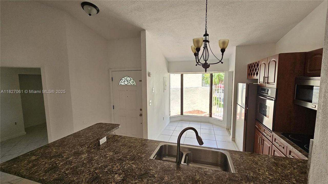 For Sale: $299,000 (3 beds, 2 baths, 1125 Square Feet)