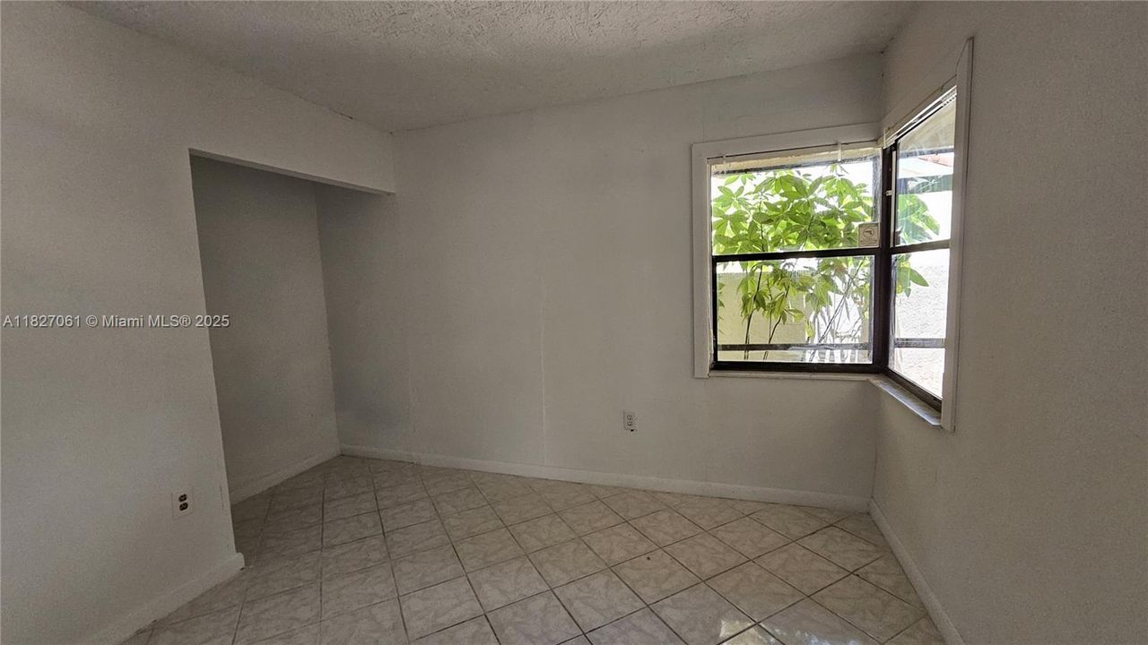 For Sale: $299,000 (3 beds, 2 baths, 1125 Square Feet)