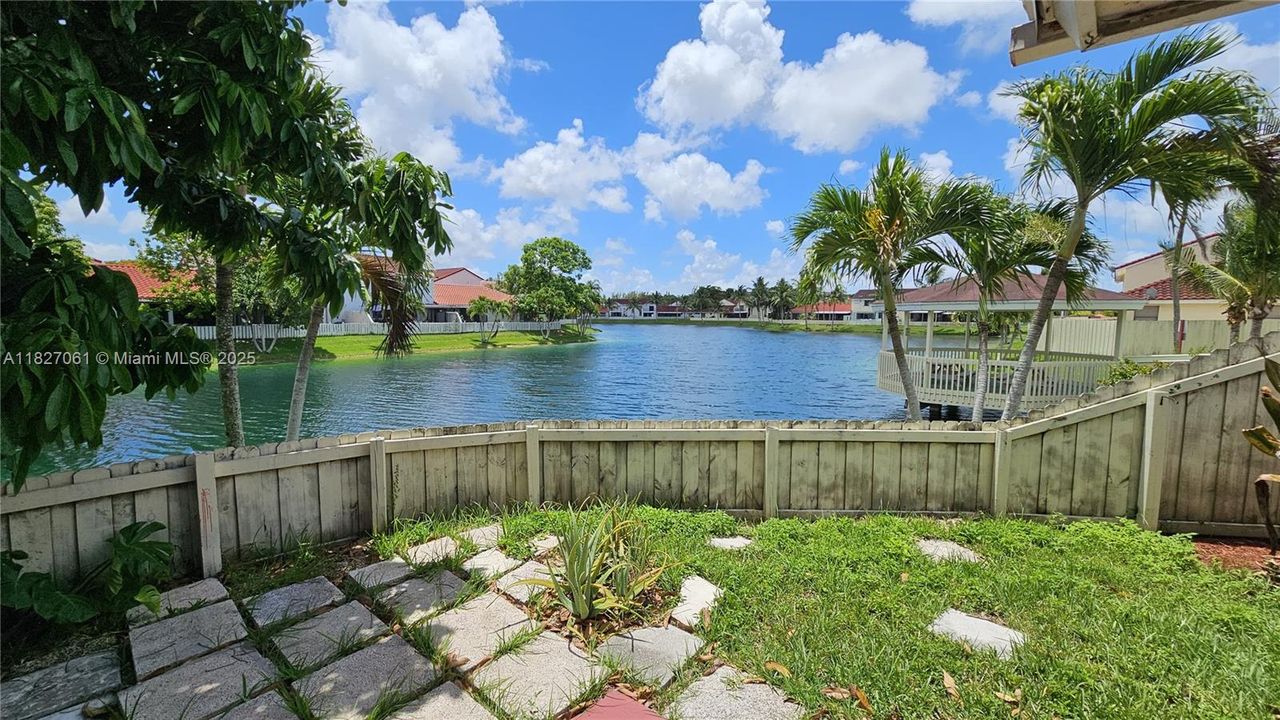 For Sale: $299,000 (3 beds, 2 baths, 1125 Square Feet)