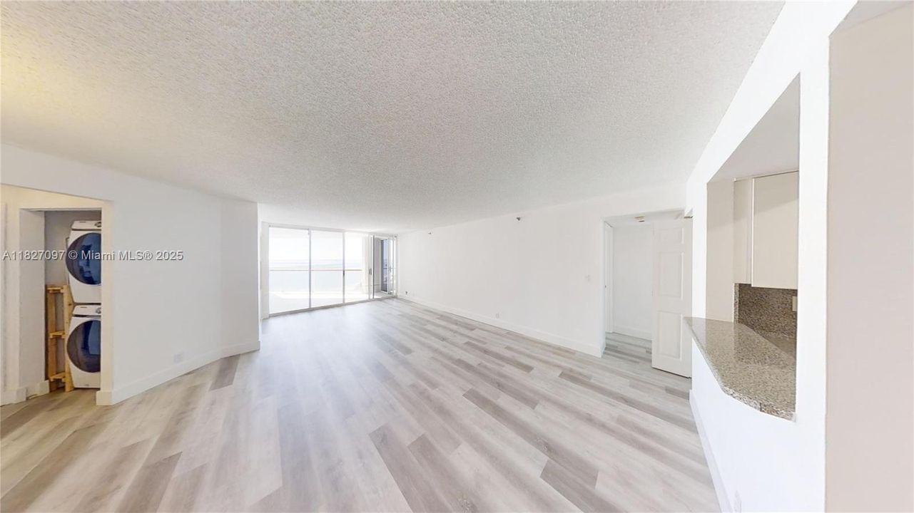 Недавно продано: $785,000 (3 спален, 3 ванн, 1510 Квадратных фут)