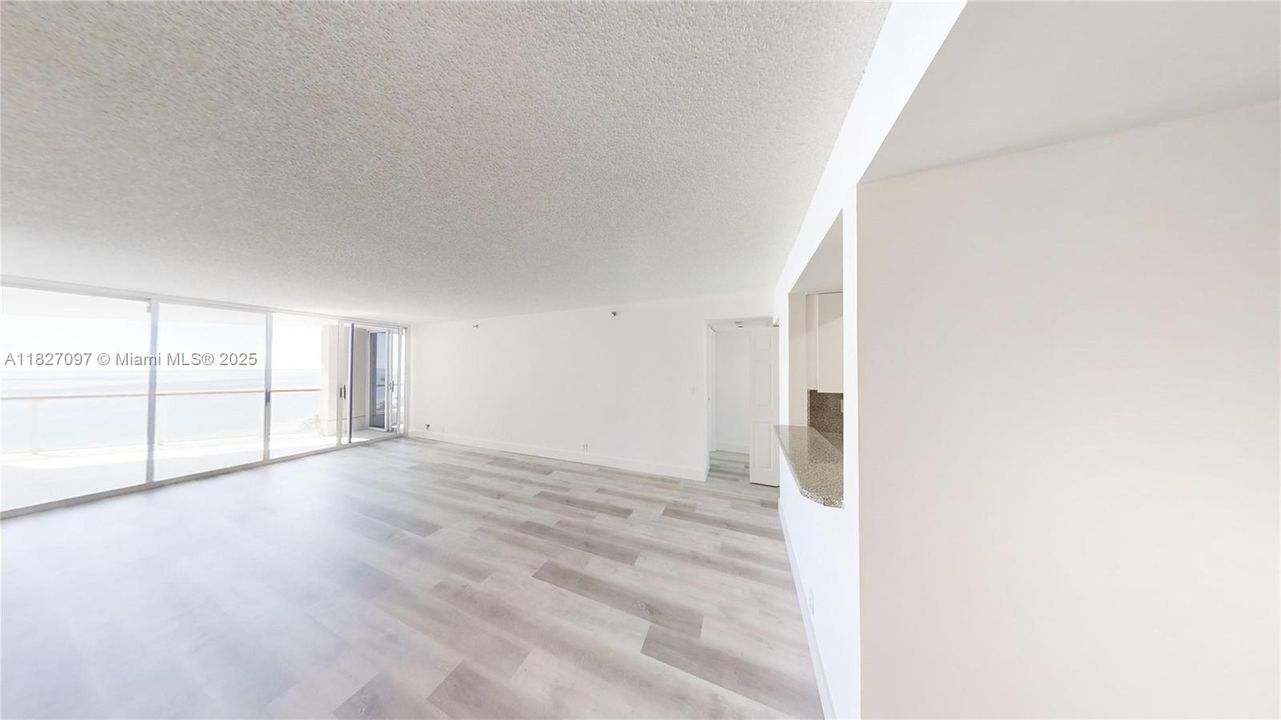 Недавно продано: $785,000 (3 спален, 3 ванн, 1510 Квадратных фут)