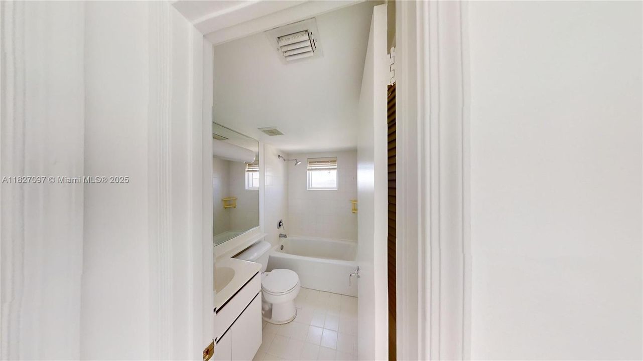 Недавно продано: $785,000 (3 спален, 3 ванн, 1510 Квадратных фут)