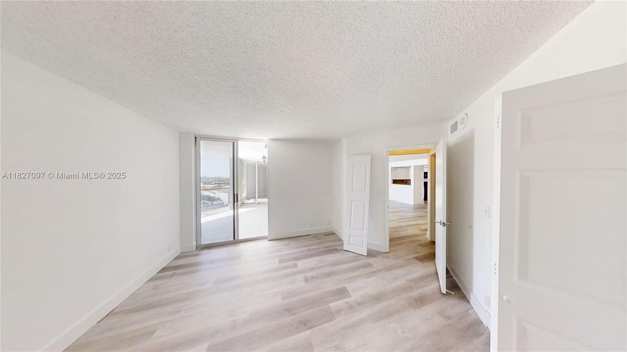 Недавно продано: $785,000 (3 спален, 3 ванн, 1510 Квадратных фут)