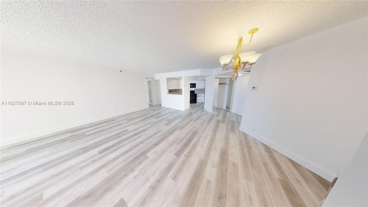 Недавно продано: $785,000 (3 спален, 3 ванн, 1510 Квадратных фут)