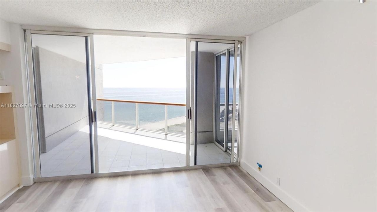 Недавно продано: $785,000 (3 спален, 3 ванн, 1510 Квадратных фут)