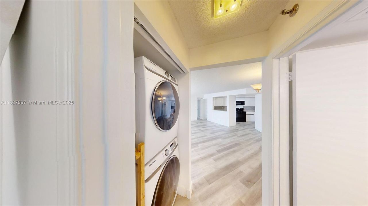 Недавно продано: $785,000 (3 спален, 3 ванн, 1510 Квадратных фут)