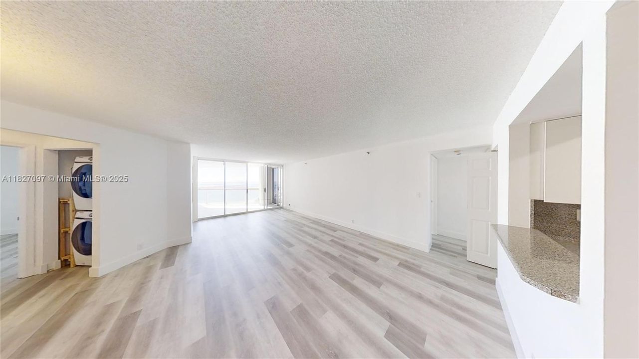 Недавно продано: $785,000 (3 спален, 3 ванн, 1510 Квадратных фут)