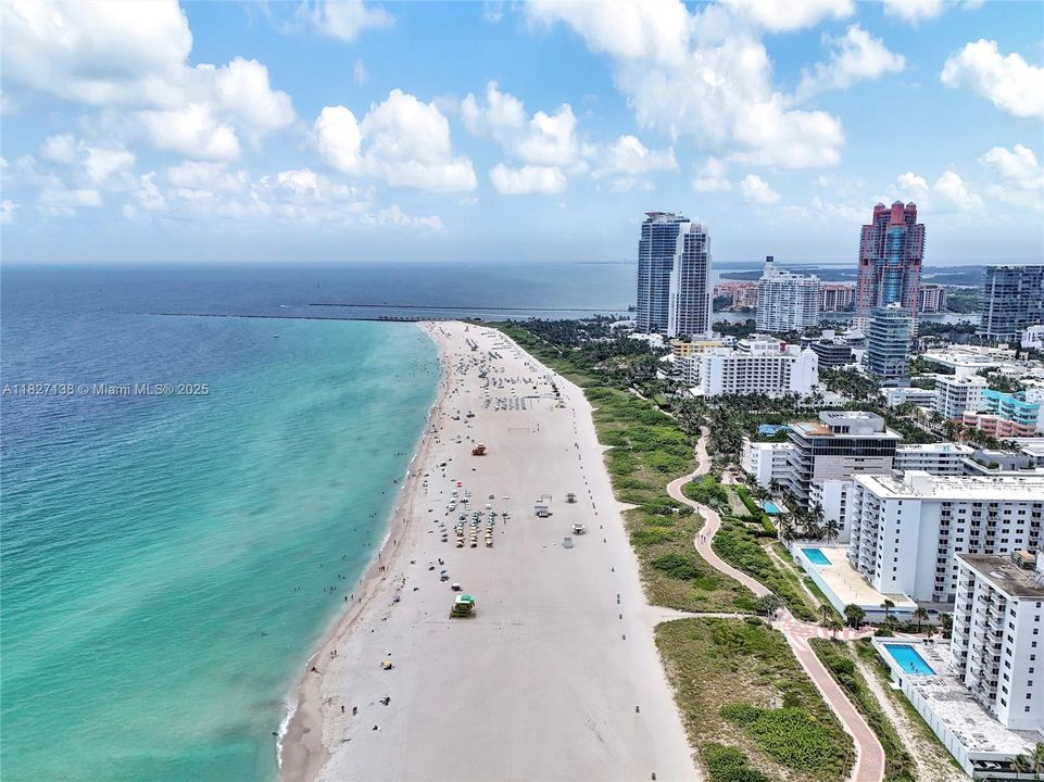 For Sale: $435,000 (1 beds, 1 baths, 659 Square Feet)