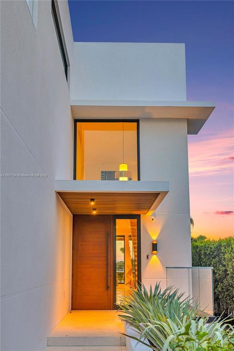 На продажу: $9,350,000 (4 спален, 4 ванн, 3923 Квадратных фут)