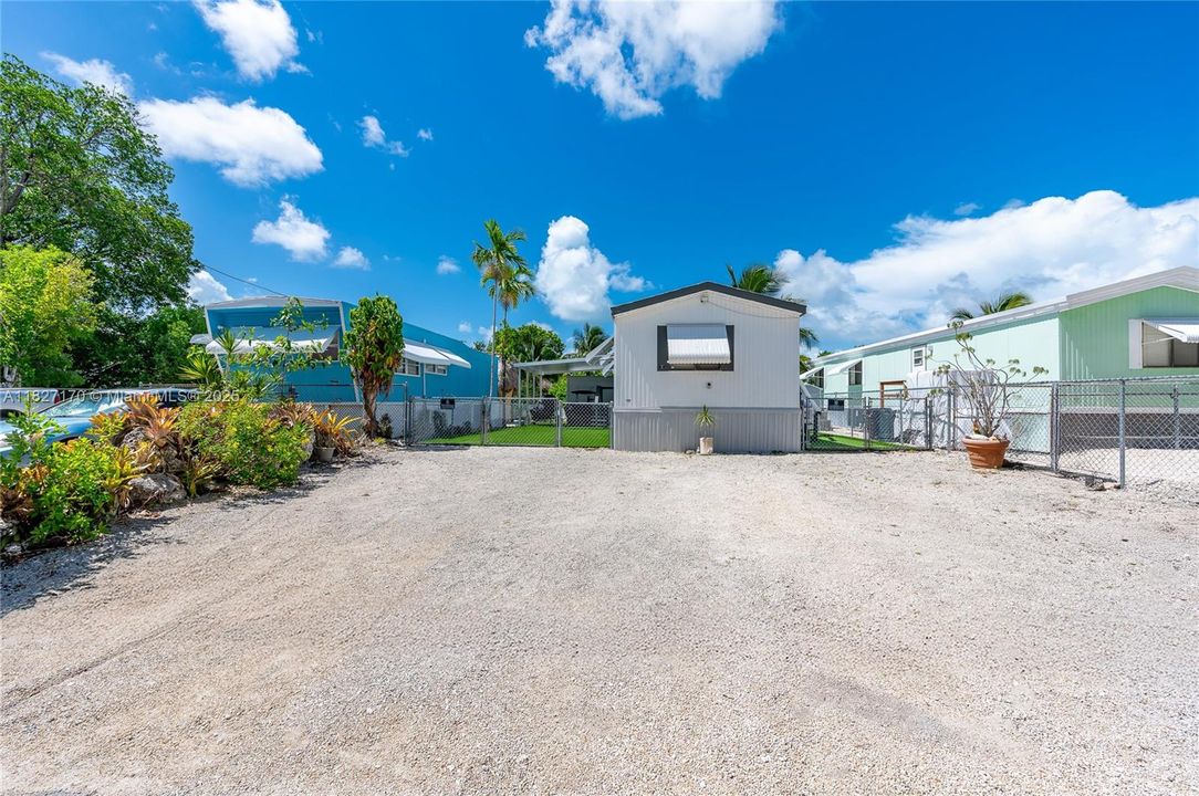 待售: $685,000 (2 贝兹, 1 浴室, 729 平方英尺)