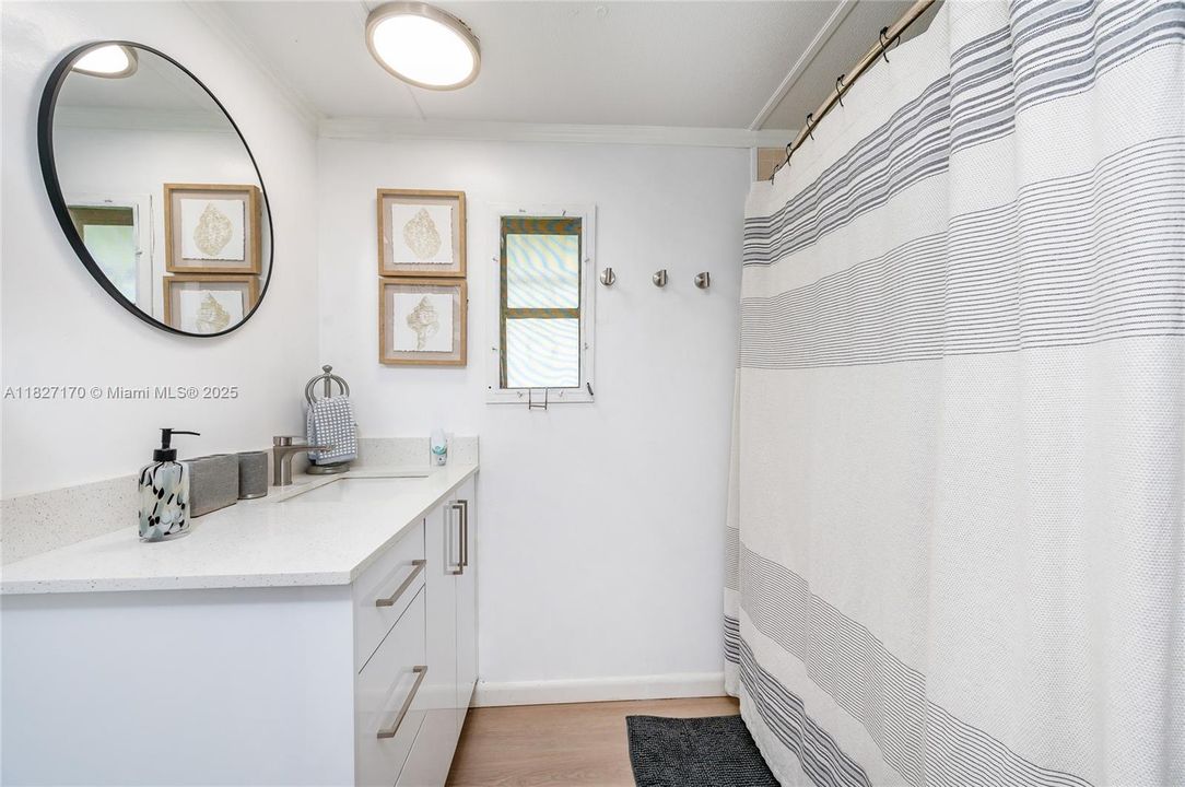 待售: $685,000 (2 贝兹, 1 浴室, 729 平方英尺)