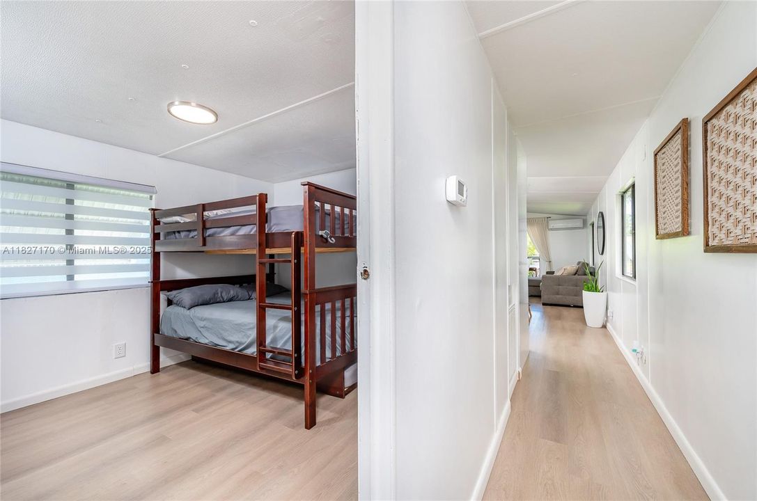 待售: $685,000 (2 贝兹, 1 浴室, 729 平方英尺)