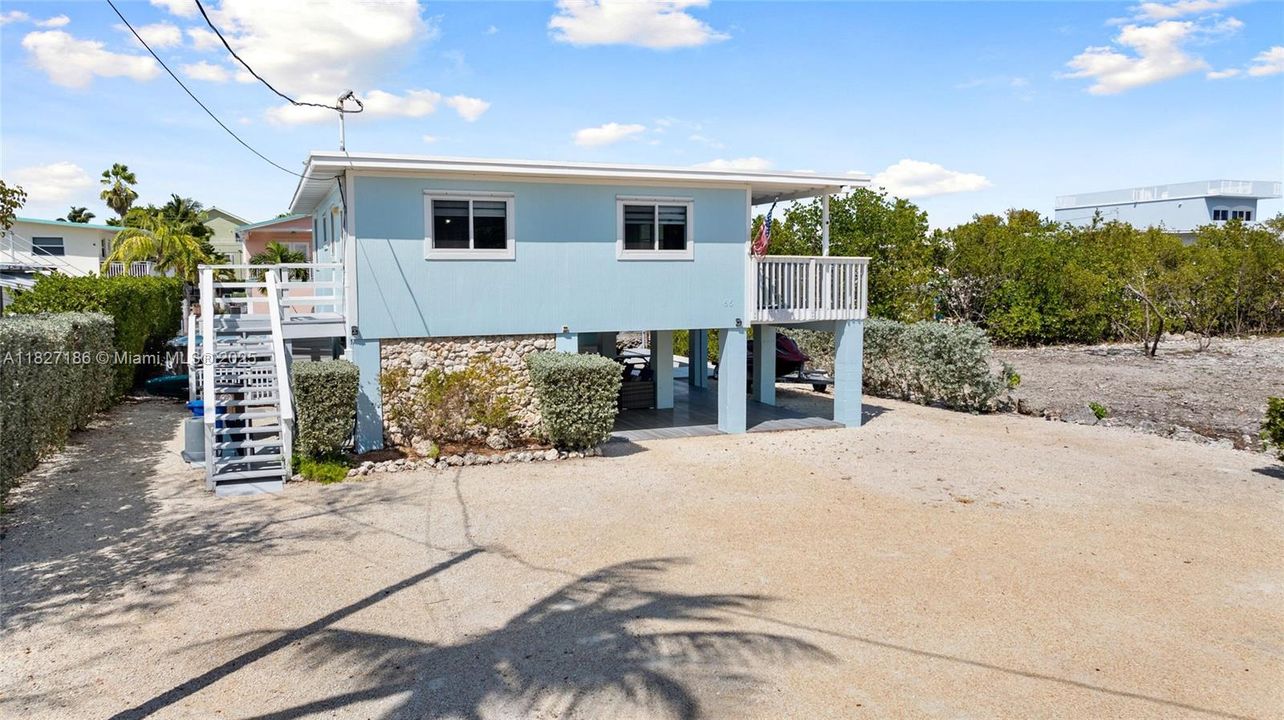 Recently Sold: $1,075,000 (3 beds, 2 baths, 864 Square Feet)