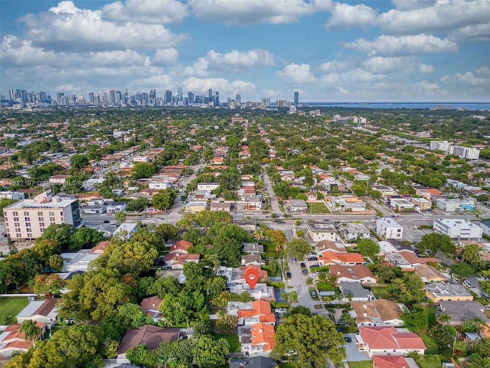 Недавно продано: $920,000 (4 спален, 3 ванн, 1397 Квадратных фут)