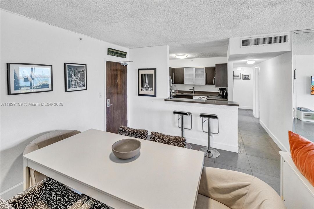 For Sale: $740,000 (2 beds, 2 baths, 1062 Square Feet)